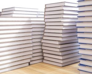 300万円かけた自伝が「裁断処分」に…シニアに広がる自費出版ブームの闇、家族が受け取り拒否する“悲劇の正体”