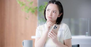 大手キャリアで毎月「8,000円」程度払っていますが、同僚から「高すぎない？」と言われました。スマホの使い方を変えずに、月額料金だけ安くできますか？