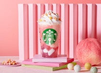 スタバ、初の「ひなまつり フラペチーノ」本日発売！ “ふわサク”おいり風3色あられをトッピング