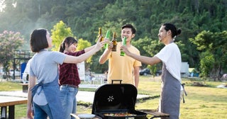 屋外の飲酒に「賛成」OR 「反対」？経験はあるけれど