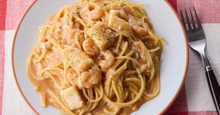 ナポリタンとカルボナーラをミックス「シーフードナポリナーラ」