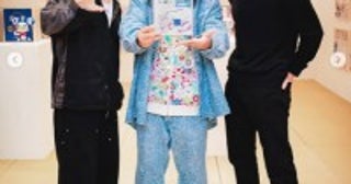 「ロバート秋山かと思った」SEVENTEEN ホシ＆バーノンと3ショットで話題、日本の現代アーティストに注目集まる