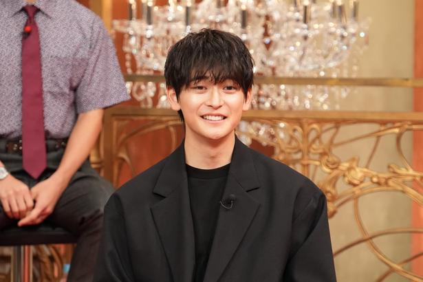 高橋文哉、卓球対決でCO2まみれになるも「嬉しいです」村重杏奈は全身緑色のコスプレイヤーの正体を即答＜ぐるナイ＞