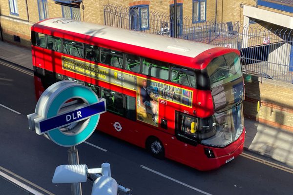 ロンドンのバス・トラム、週末限定で初乗り運賃で乗り放題