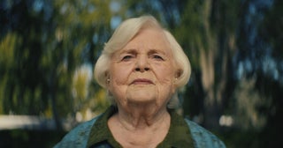 93歳にしてブレイクしたジューン・スキッブの表情に注目「テルマがゆく！93歳のやさしいリベンジ」新場面写真