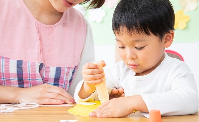 「友だちに腕を叩かれた」息子がポロリ…→幼稚園に相談する？しない？迷った末、連絡帳に書いた結果