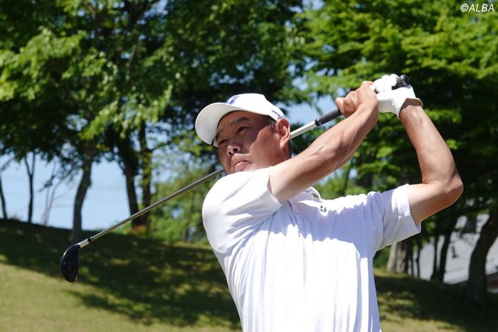 30歳で「日本ミッド」制覇＆45歳でプロテスト合格飯田耕正がシニア初Vに王手「自分なりのプランでコツコツと…」