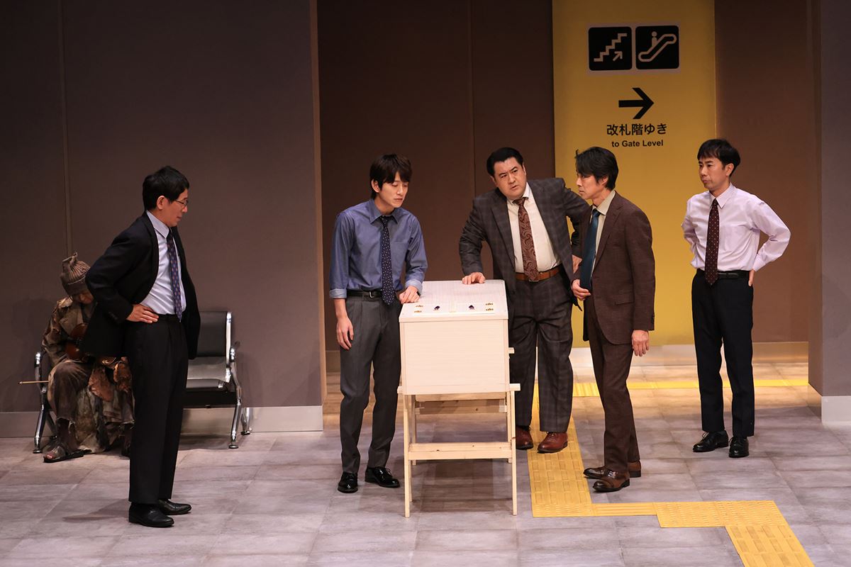 『カラカラ天気と五人の紳士』東京公演が開幕堤真一＆溝端淳平コメント到着