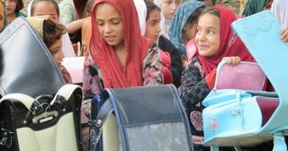 「ランドセルは海を越えて」アフガニスタンの子どもたちへプレゼント