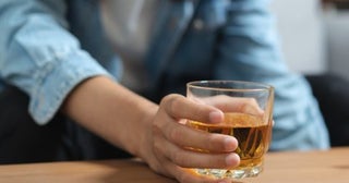 宅飲みにかかる費用はどのくらい？外飲みとの費用を比較