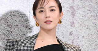 比嘉愛未、今年100歳の祖母顔出し2ショット公開「笑顔が似てる」「背筋まっすぐで若々しい」と反響