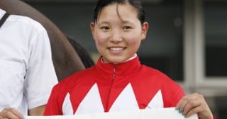 「やったもん勝ちじゃないか」SNS大荒れ…函館記念で小林美駒騎手はなぜ降着にならなかったのか