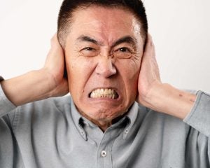 深夜3時まで止まらない“上階の騒音”に我慢の限界…近くの交番に助けを求めた結果、発覚した“意外な正体”