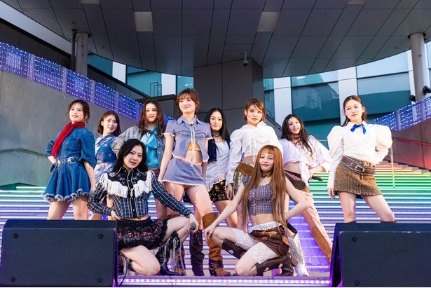 CIRRA、デビュー日に初ステージで涙と歓声HINATA「この10人で幸せを届けたい」
