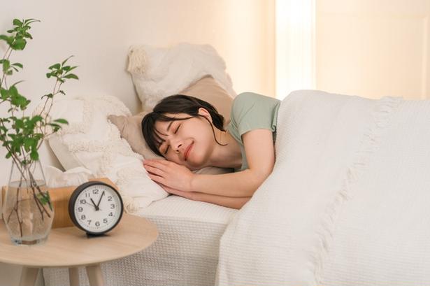 「サウナに入るとよく眠れる」はホント？ サウナと睡眠の心地よい関係
