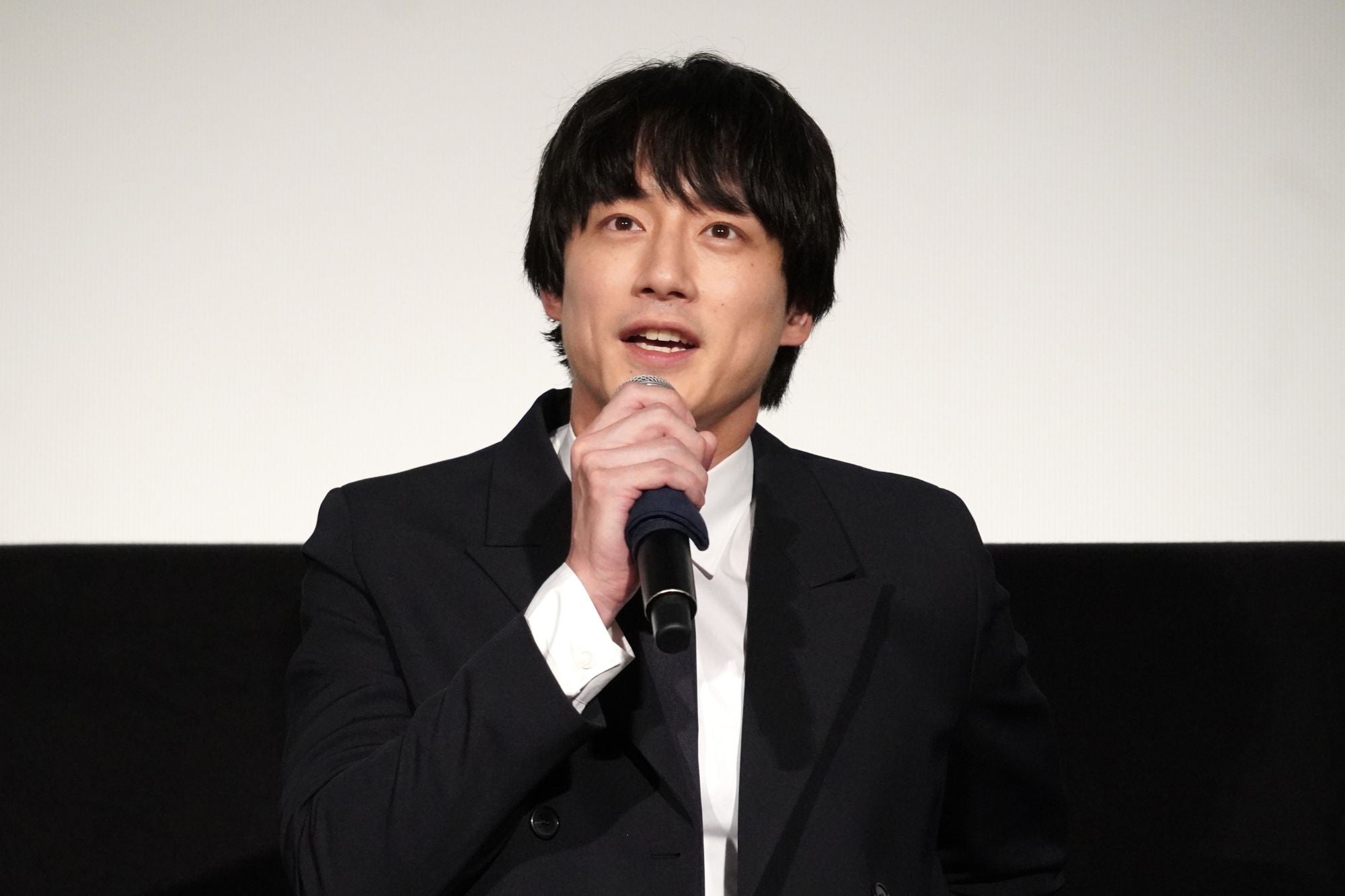 坂口健太郎「涙腺が緩くなった」と告白【「私はあなたを知らない、」完成披露試写会】