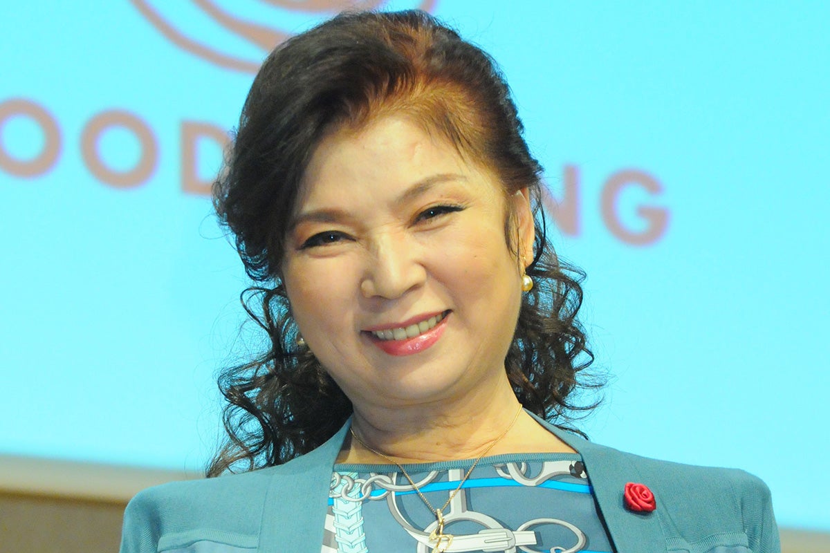 《三回忌》八代亜紀さんヌード写真に着用した下着まで…まだ収束しないレコード会社の「CD販売騒動」