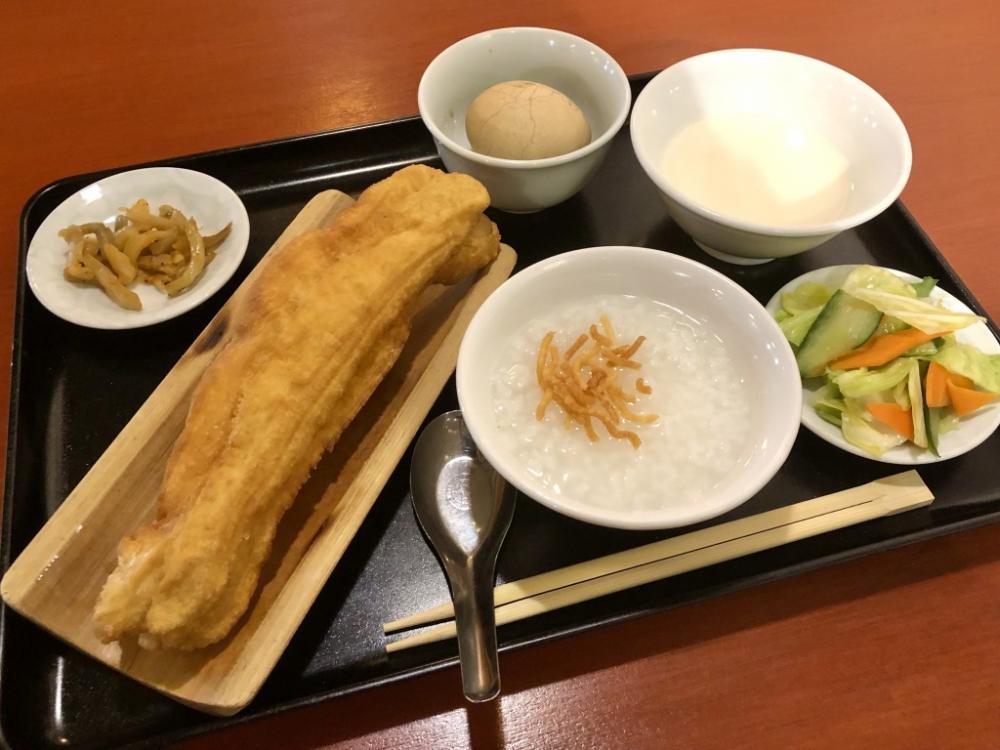 【秋葉原駅からすぐ】&quot;500円で食べ放題付き&quot;の神コスパ中華モーニング発見。お腹の満足度、最高...。《編集部レポ》