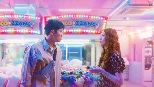 イム・ユナ、アン・ボヒョンが真夜中デート!?『プリティ・クレイジー』本編解禁！【コメントあり】