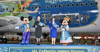 JAL、東京ディズニーシー新エリアの767特別機「Fantastic Journey Express」公開