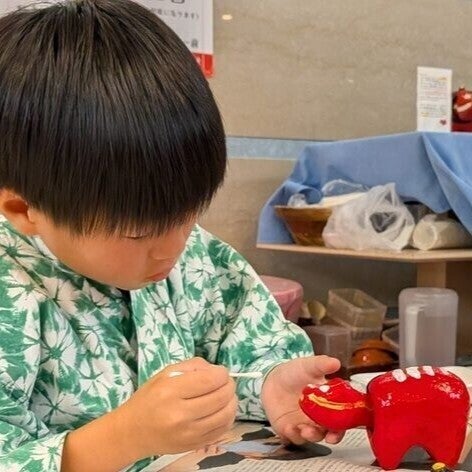 「家族の時間を大切にしたい」と訪れた裏磐梯。五色沼を歩き、あかべこに絵付け…学びと癒しに満ちた1泊2日の親子旅レポ