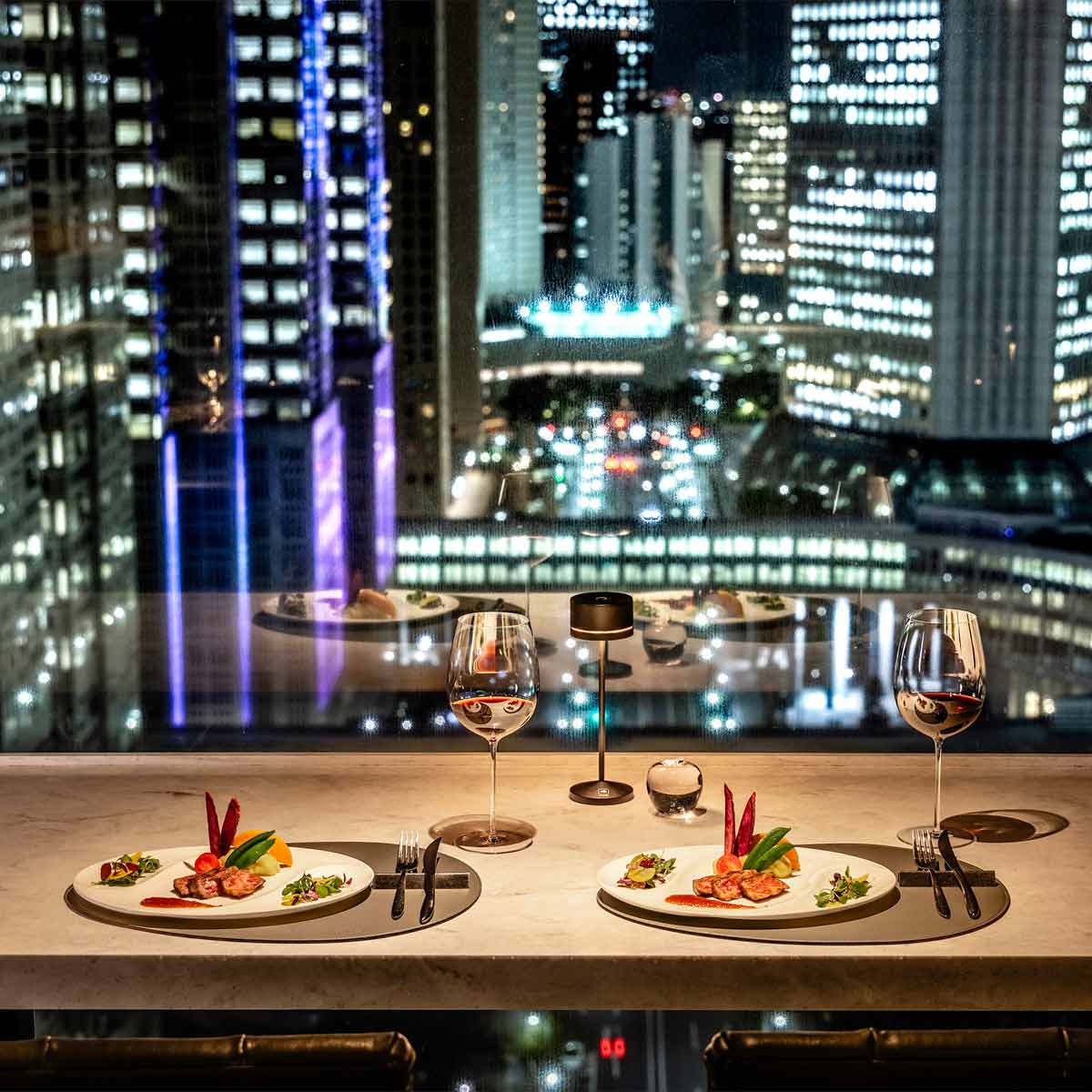 新宿ワシントンホテル「MANHATTAN TABLE」から記念日ディナーが新登場！圧巻の東京夜景を眺めながら素敵な夜を
