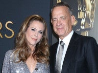 「本物なの？」「恥ずかしい」 トム・ハンクス妻、息子とおそろい巨大タトゥーにファン仰天