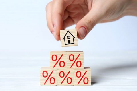 住宅ローン“3000万円”借り入れた友人が「次の金利引き上げで125％ルールに引っかかるかも」とため息…実際あと“何回引き上げ”で適用されますか？ 返済期間35年でシミュレーション