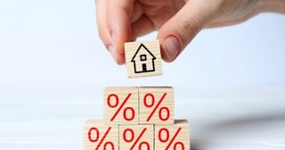 住宅ローン“3000万円”借り入れた友人が「次の金利引き上げで125％ルールに引っかかるかも」とため息…実際あと“何回引き上げ”で適用されますか？ 返済期間35年でシミュレーション