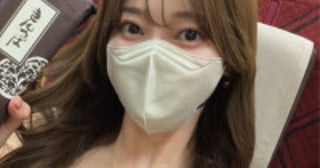 “現役の看護師”グラドル、新幹線内での私服姿に衝撃「スタイル抜群すぎ」ウエスト58cm