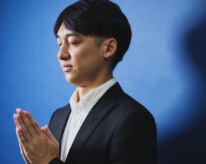 葬儀屋バイト芸人に聞いた“近年の葬儀事情”。「親の葬儀にお金をかける人」には意外な共通点が