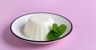 【簡単絶品】パンナコッタとは？プリン・ババロアとの決定的な違いと、失敗しない固め方のコツ