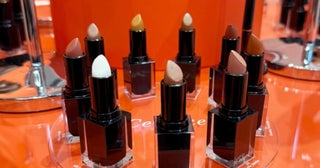 レアなツヤ感とスタイリッシュなカラーにときめく。セルヴォーク新リップラインを全色レビュー