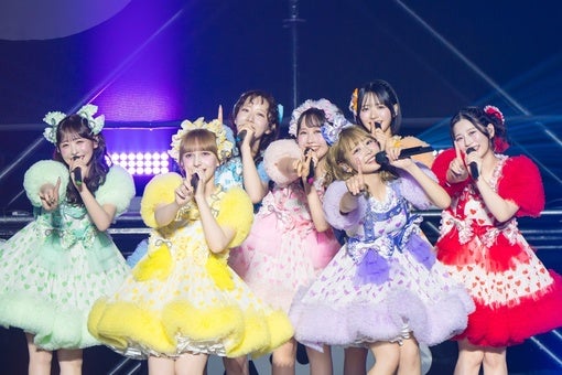 FRUITS ZIPPER、幕張公演で『クレヨンしんちゃん』新主題歌をしんちゃんとコラボ披露！