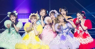 FRUITS ZIPPER、幕張公演で『クレヨンしんちゃん』新主題歌をしんちゃんとコラボ披露！