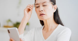 敬老の日に贈りたい、実用的なギフト！3倍拡大鏡×LEDで見やすく！自分でできる爪ケアグッズ