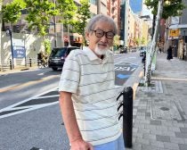 『地面師たち』『水ダウ』で怪演の76歳俳優「なりすまし老人役は“まさに今の私”です」借金、大病、独居暮らし…激動人生でも役者を続けるワケ