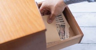 母の入院に伴い「500万円」のタンス預金を一時的に預かる予定です。退院後に返すので税金はかかりませんよね？