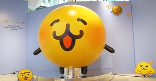 LINE絵文字でおなじみ「えもじの子(仮)」初のポップアップストアに潜入！グッズからカプセルトイまでかわいすぎる店内をレポート