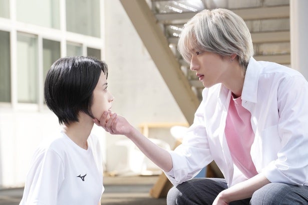 『うるわしの宵の月』公開は2026年10月に決定！繊細で美しい特報映像＆2人の出会いを切り取った場面写真
