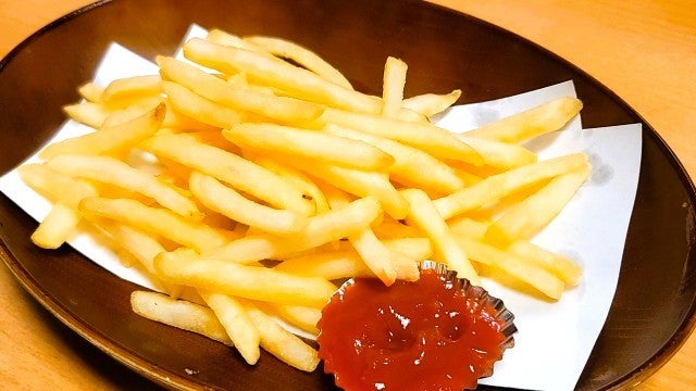 好みの「フライドポテト」は「細切りカリカリ」or「分厚いホクホク」どっち？ 投票結果を発表！