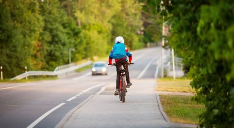 4月から自転車の歩道通行が青切符の対象になりますが車道を走るのは怖いです。どんな道でも違反になるのでしょうか？どこまでが罰金対象なのか知りたいです。