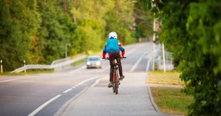4月から自転車の歩道通行が青切符の対象になりますが車道を走るのは怖いです。どんな道でも違反になるのでしょうか？どこまでが罰金対象なのか知りたいです。