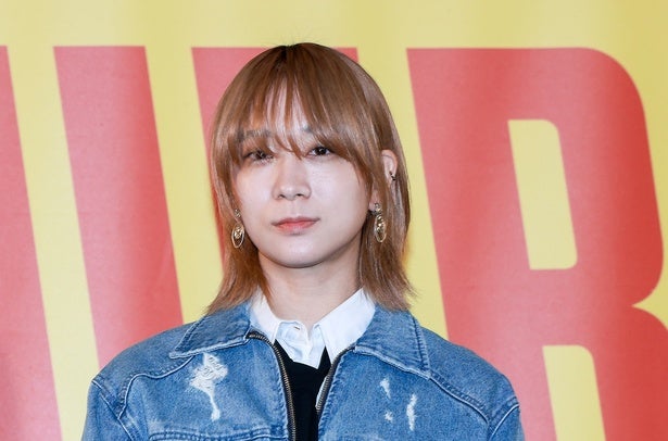 伊澤彩織、“憧れの人”佐藤健と2ショット撮影も「恥ずかし過ぎて目を合わせられなかった」
