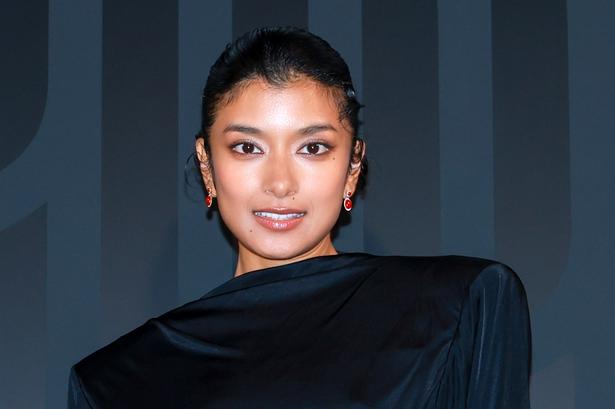 ローラ、ブラックのロングドレス姿でフォトコールに登場「来年は本当においしいスイカを作ってみたい」