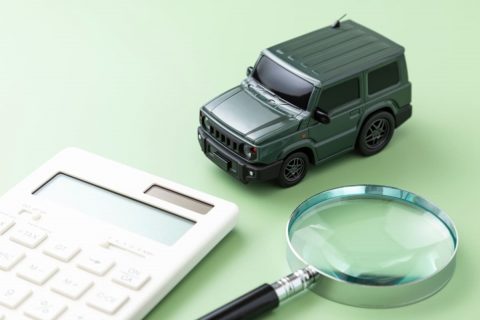 アルファードの「車庫証明」をディーラーに頼んだら「代行費用1万5000円」請求された！ ママ友に「自分でやれば3000円なのに」と言われましたが、もしかして“不当な請求”をされたのですか？