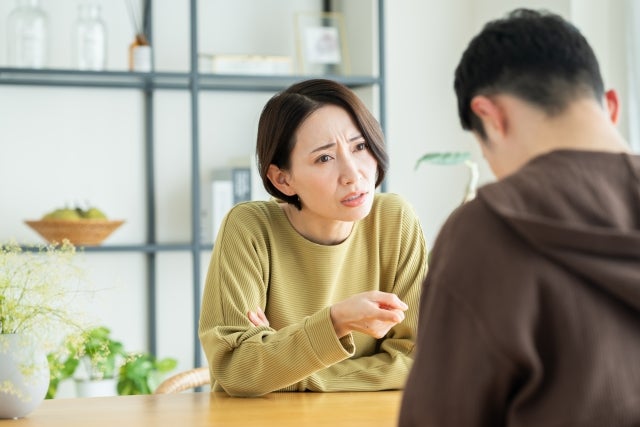 不仲になってしまった両親…どうしたら良い？ 実家の重苦しい空気に悩む相談者へのアドバイス続々