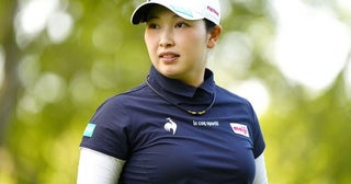小祝さくらと勝みなみが人気のスポーツ「ピックルボール」に挑戦！ のんびりラリーの応酬にファンは思わず「いいね！」をクリック