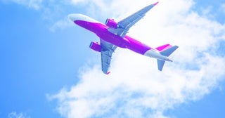 今年の「ゴールデンウィーク」は東京から大阪への家族旅行を計画中ですが、移動するだけで「1人1万円以上」かかってしまいそうです。「交通費」を少しでも節約するコツはありますか？