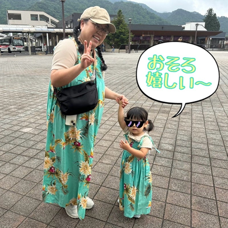  ニッチェ江上、ハワイで購入した長女とお揃いワンピ姿 